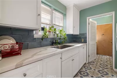 5951 S Van Ness, Los Angeles, CA 90047 - Photo 9