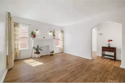 5951 S Van Ness, Los Angeles, CA 90047 - Photo 3