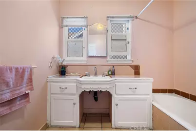 5951 S Van Ness, Los Angeles, CA 90047 - Photo 21