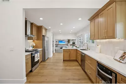 16542 Los Verdes Lane, Huntington Beach, CA 92649 - Photo 11