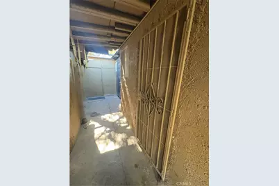 2110 E 113th, Los Angeles, CA 90059 - Photo 37