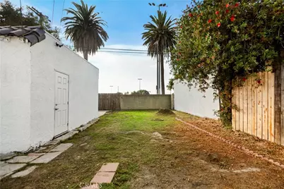 1626 W 60th Place, Los Angeles, CA 90047 - Photo 21