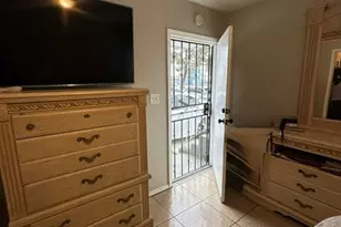 10401 State, South Gate, CA 90280 - Photo 13