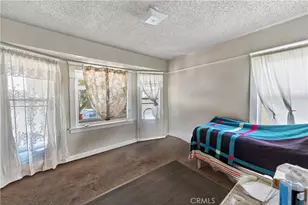 323 W 60th, Los Angeles, CA 90003 - Photo 11