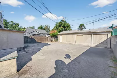 323 W 60th, Los Angeles, CA 90003 - Photo 23