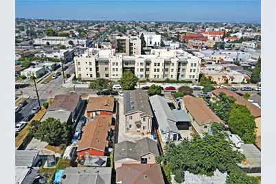 8718 Menlo Ave, Los Angeles, CA 90044 - Photo 51