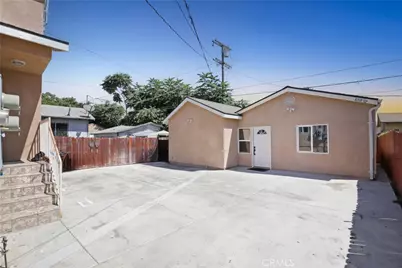 8718 Menlo Ave, Los Angeles, CA 90044 - Photo 39