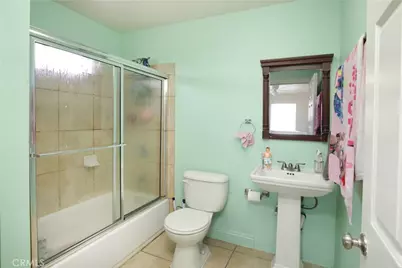 8718 Menlo Ave, Los Angeles, CA 90044 - Photo 31