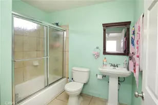 8718 Menlo Ave, Los Angeles, CA 90044 - Photo 31