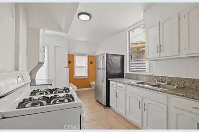 2116 S Palm Grove Ave, Los Angeles, CA 90016 - Photo 9