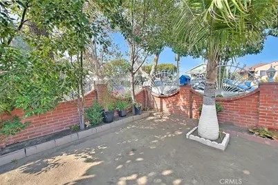 552 W 108th Street, Los Angeles, CA 90044 - Photo 7