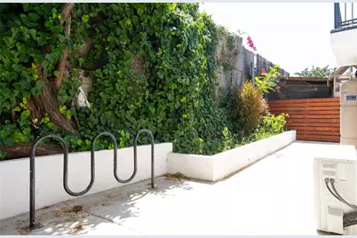 3468 W 71st Street, Los Angeles, CA 90043 - Photo 3