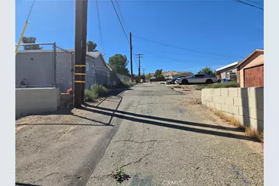 3 Third, Victorville, CA 92395 - Photo 5