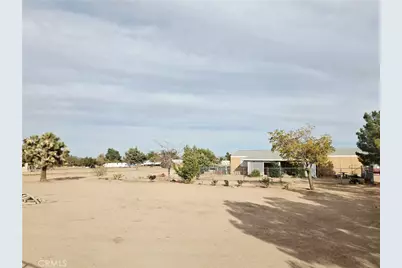 10375 Lilac, Oak Hills, CA 92344 - Photo 3