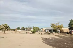 10375 Lilac, Oak Hills, CA 92344 - Photo 3