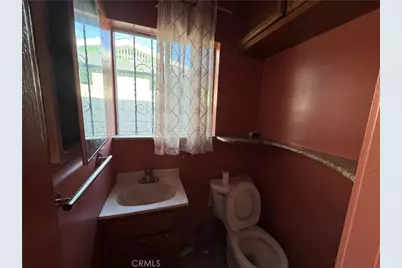 8511 Maie, Los Angeles, CA 90001 - Photo 15