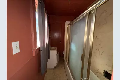 8511 Maie, Los Angeles, CA 90001 - Photo 7