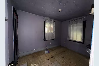 8511 Maie, Los Angeles, CA 90001 - Photo 9