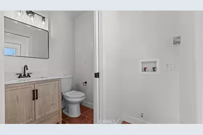 715 W 104th St, Los Angeles, CA 90044 - Photo 13