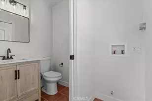 715 W 104th St, Los Angeles, CA 90044 - Photo 13