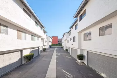 12334 Chandler #C, Valley Village, CA 91607 - Photo 39