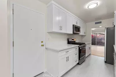 7505 Hampton Avenue #4, West Hollywood, CA 90046 - Photo 15
