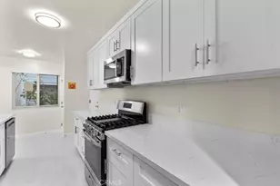 7505 Hampton Ave, West Hollywood, CA 90046 - Photo 17