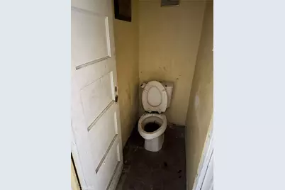 8411 S San Pedro, Los Angeles, CA 90003 - Photo 7