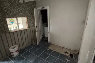 8411 S San Pedro, Los Angeles, CA 90003 - Photo 9