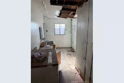 8411 S San Pedro, Los Angeles, CA 90003 - Photo 7