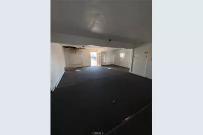 8411 S San Pedro, Los Angeles, CA 90003 - Photo 9