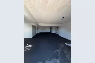 8411 S San Pedro, Los Angeles, CA 90003 - Photo 13