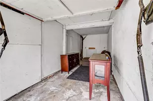 2112 S Burnside Ave, Los Angeles, CA 90016 - Photo 13