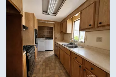 12147 Lakeland Rd #32, Santa Fe Springs, CA 90670 - Photo 3