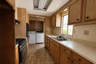 12147 Lakeland Rd, Santa Fe Springs, CA 90670 - Photo 3