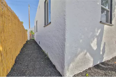 946 E 104th, Los Angeles, CA 90002 - Photo 33