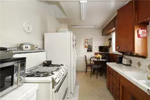 317 E 115th St, Los Angeles, CA 90061 - Photo 9