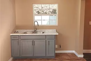 1402 E O, Wilmington, CA 90744 - Photo 19