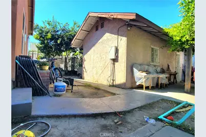 860 W 73rd St., Los Angeles, CA 90044 - Photo 5