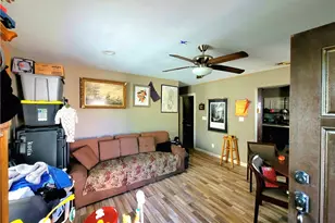 860 W 73rd St, Los Angeles, CA 90044 - Photo 9