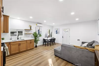 9008 Baring Cross, Los Angeles, CA 90044 - Photo 11