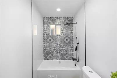 9008 Baring Cross, Los Angeles, CA 90044 - Photo 13