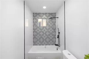 9008 Baring Cross, Los Angeles, CA 90044 - Photo 13