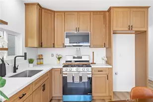 9008 Baring Cross, Los Angeles, CA 90044 - Photo 3