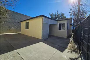 10657 Sherman, Los Angeles, CA 91352 - Photo 21