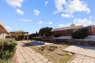 13511 Mountain Dr, Hesperia, CA 92344 - Photo 9