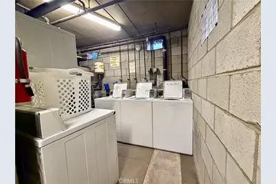 7013 Haskell, Van Nuys, CA 91406 - Photo 11