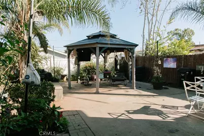 9802 Defiance, Los Angeles, CA 90002 - Photo 5