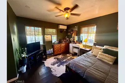 9802 Defiance, Los Angeles, CA 90002 - Photo 15