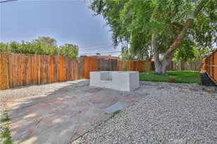 1964 E 114th St, Los Angeles, CA 90059 - Photo 25